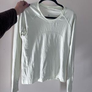 Lululemon Athletica butter yellow/ light green Long Sleeve Top